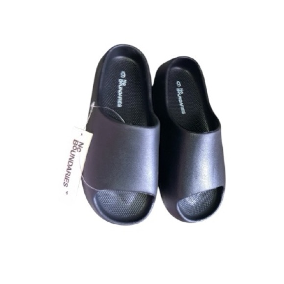 No Boundaries Platform Comfort Slides - Picture 1 of 10